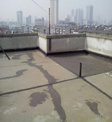 通化市漏水维修 楼顶漏水是什么原因，楼顶漏水维修方法是什么?